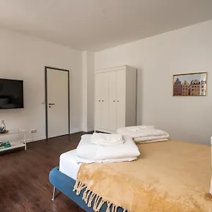 Zentral Gelegenes Premium-apartment Mit Viel Tageslicht Apartment Hamburg