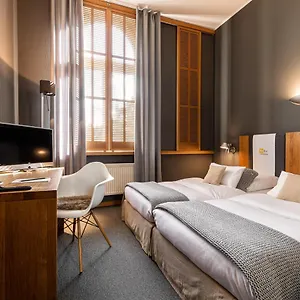 Yoho - The Young 3* Hamburg